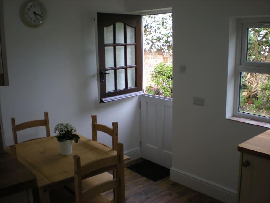 בוגנור רג'יס Beautiful Gate House A 4 Minute Walk From Beach מראה חיצוני תמונה